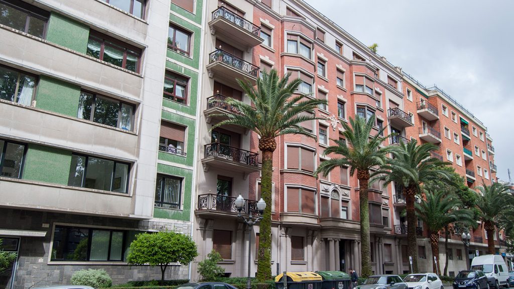 Rehabilitación de fachada y cubierta.